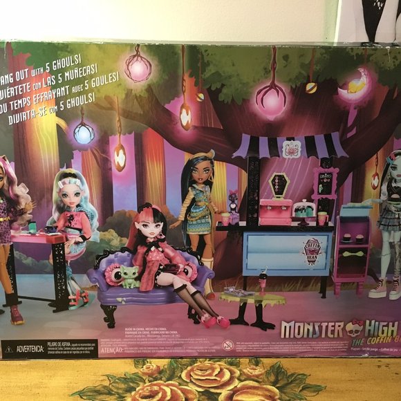 Holiday Sale! NIP Monster High "The Coffin Bean" and "Clawdeen Wolf " doll set - Picture 2 of 5